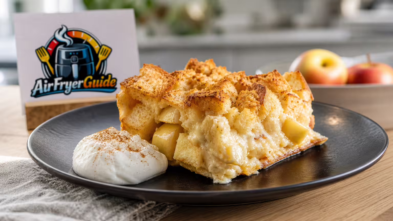 Apfel-Zwieback-Auflauf im Airfryer - Serviervorschlag