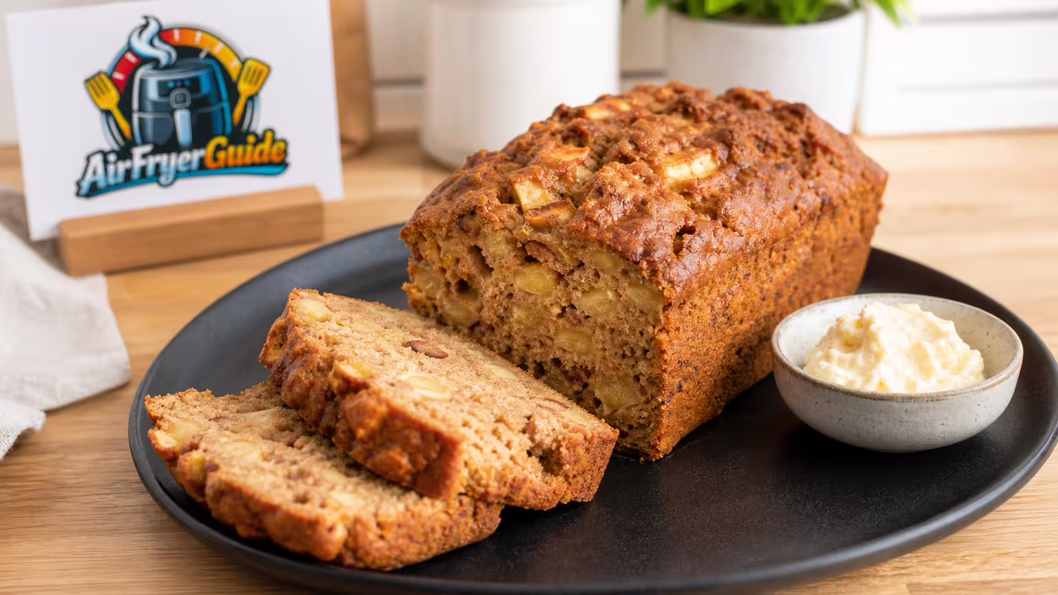 Apfelbrot im Airfryer - Serviervorschlag